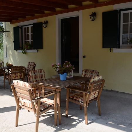 Villa Clementine Gaios Bagian luar foto