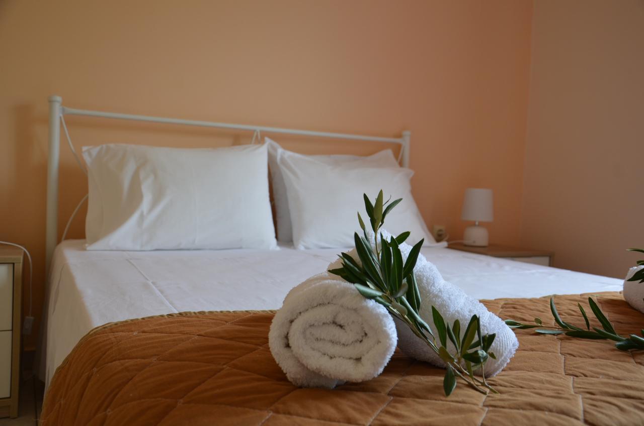 Villa Clementine Gaios Bagian luar foto